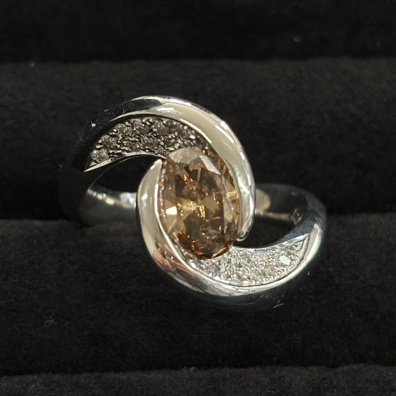 【中古】ダイヤモンド1.024ct+0.27ct リング Pt900 12号|小池屋