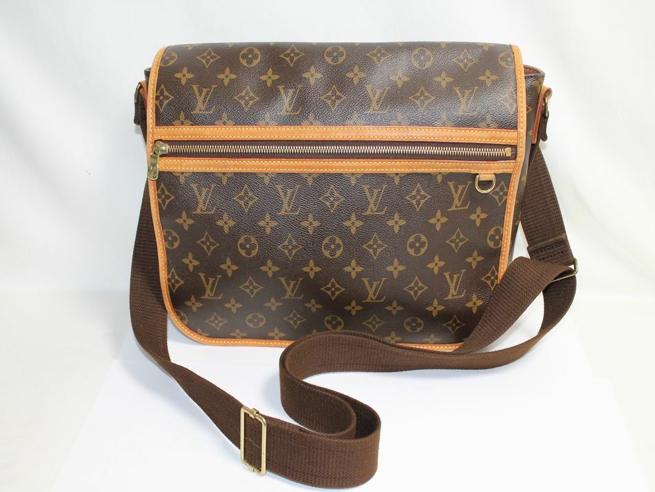 夏セール開催中 中古 送料無料 LOUIS VUITTON メッセンジャー ボス