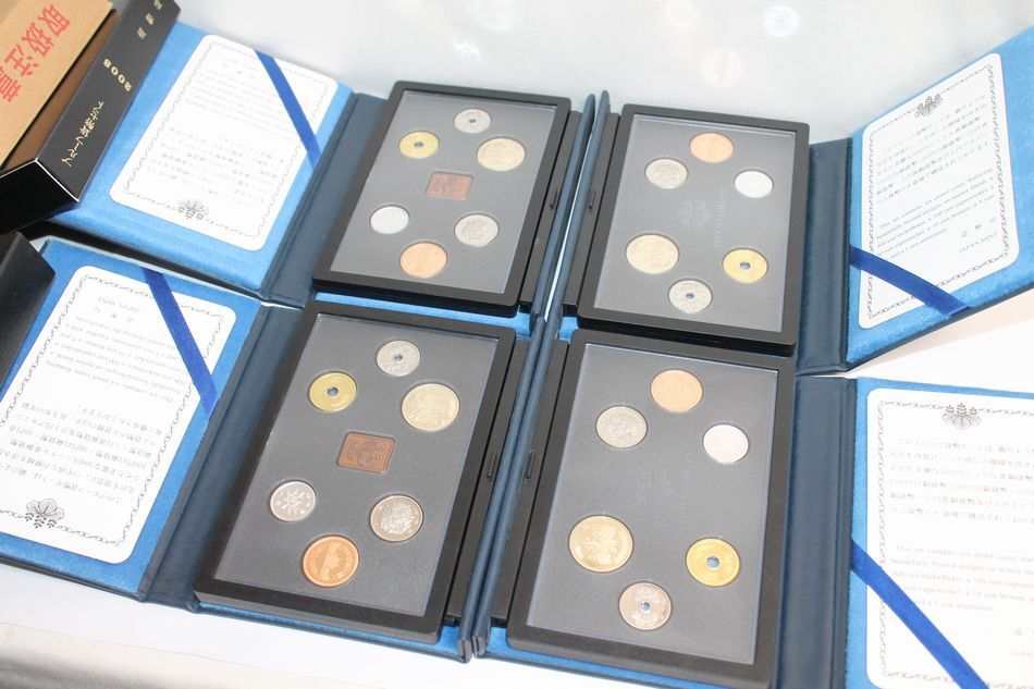[中古] 送料無料 限定品 造幣局 2008年 平成20年 通常プルーフ貨幣セット 額面合計2664円 年銘板有2個 無し2個 合計4個 記念硬貨 記念貨幣 日本円 未使用品