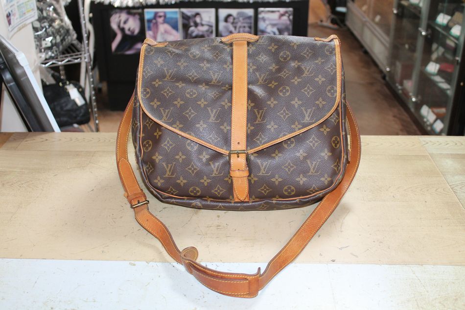 [中古] LOUIS VUITTON ソミュール35 モノグラム M42254 ショルダーバッグ 斜め掛けバッグ メンズ レディース 男女兼用 バッグ ルイヴィトン USED品｜リサイクル半田店