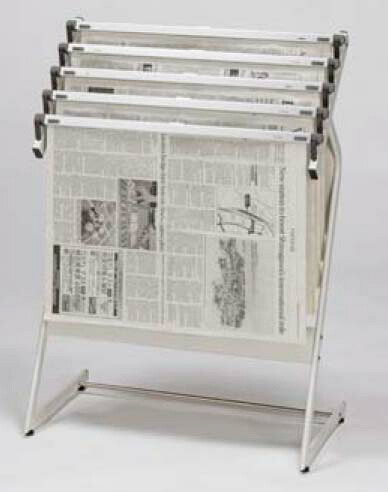 新聞架W59.5×33×H77cm 　スライドロック式　5本付 受注製品のため返品はお断りいたします 納期など詳しくはお問合せくださいませ 在庫は日々変動の為、欠品・完売の際は予めご了承願います。 メーカー廃盤の際は予めご了承願います。