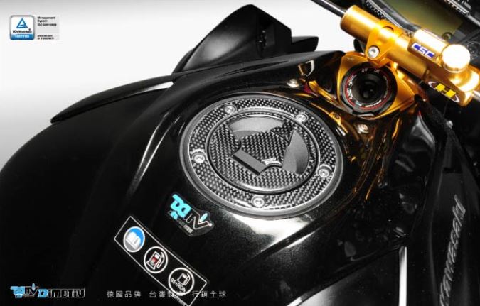 楽天市場】アルミ タンクキャップ 7穴 ZRX400 ZRX1100 ZZR400 600 1100