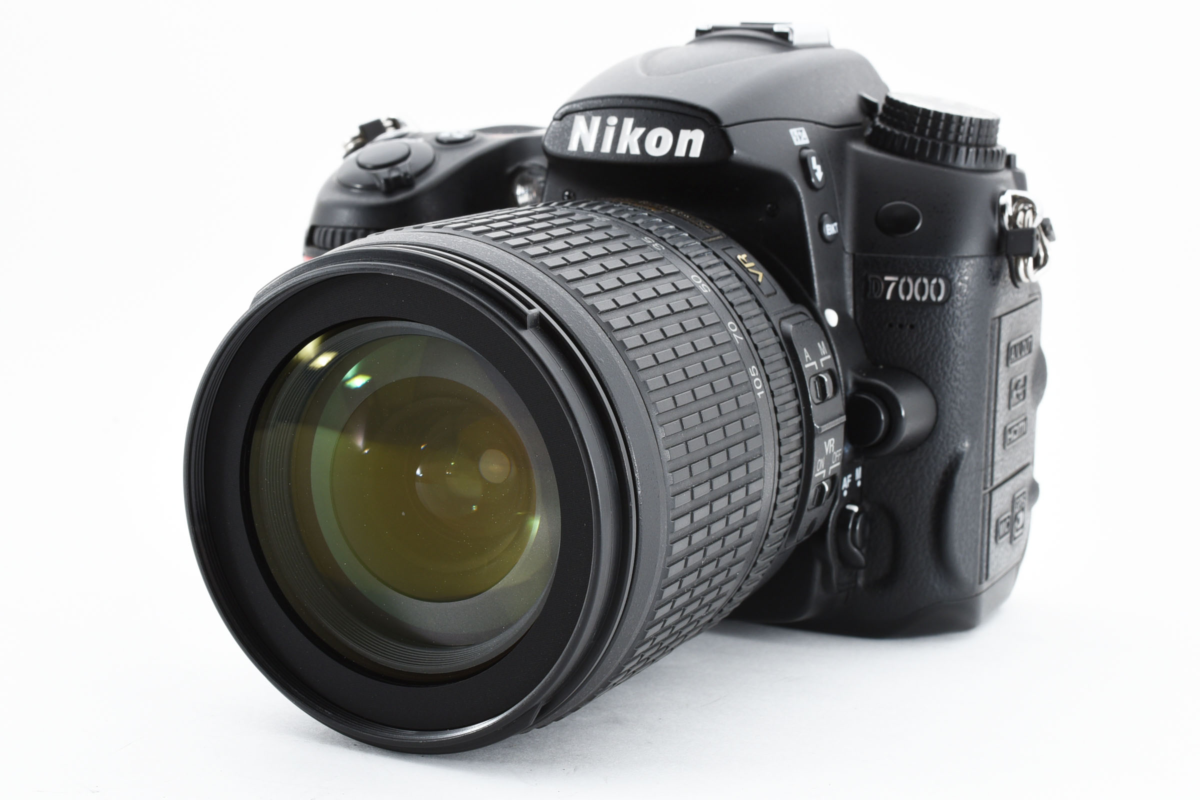 【中古】Nikon ニコン D7000 18-105 VR 水晶体一揃いの道具