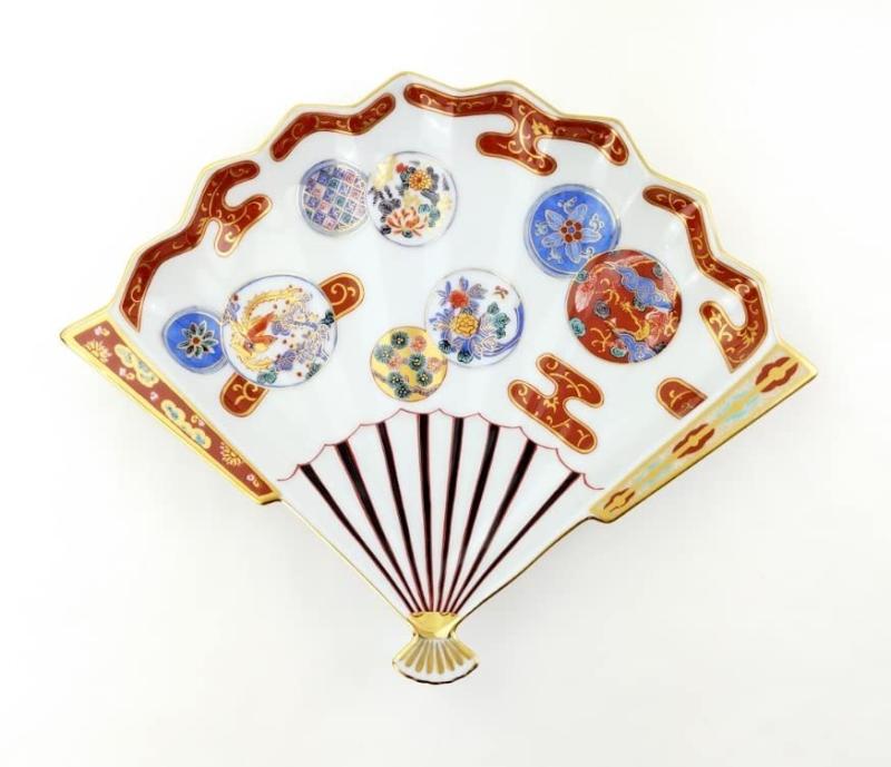 林九郎窯 古伊万里 表現スタイル 赤濃鳳凰 扇皿 24.5糎 19.7糎 皿 扇 波佐見焼 有田 晴れ晴れしい OLDIMARI 金彩 金蘭手 金 gold 差し上げ物 外国でへのお差し上げ物 正月 迎春 母の日 祝賀会の席