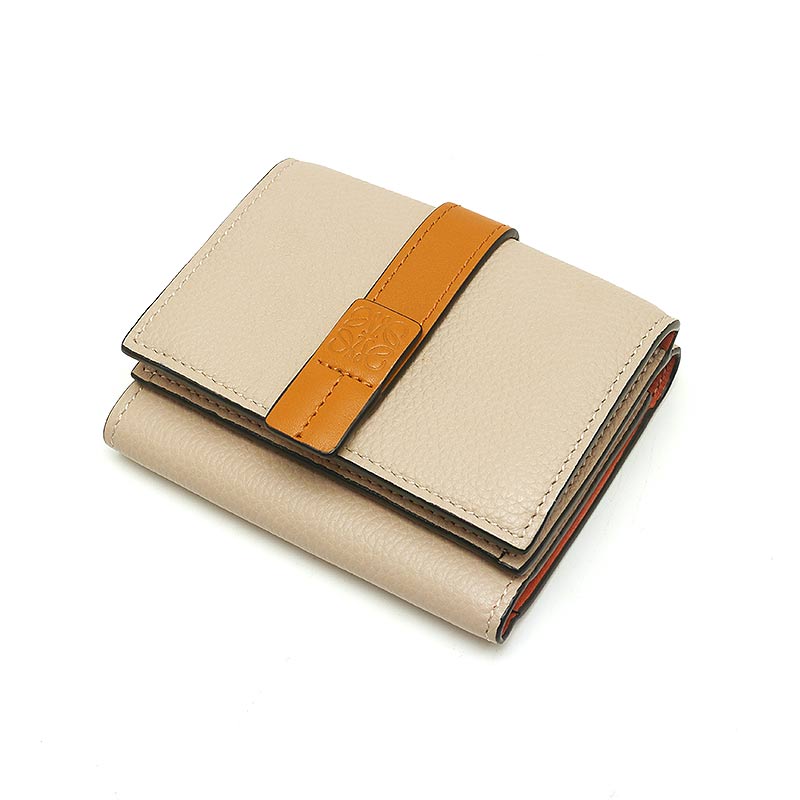 楽天市場】ロエベ LOEWE 三つ折り財布 スタジオジブリ 千と千尋の