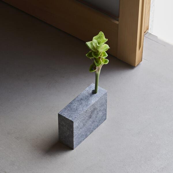 庵治石　一輪挿し④　香川県国内産　インテリア 香川県高松市産 庵治石一輪挿しSサイズ | 香川県高松市 | ふるさと納税