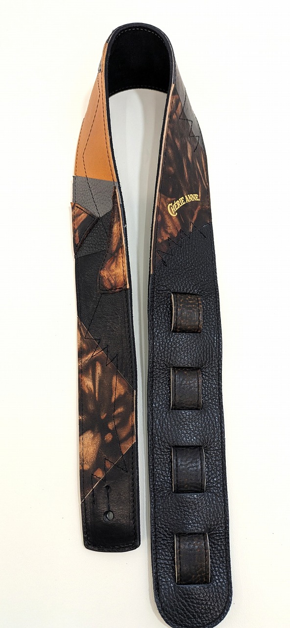 Grande uomo PW #111【横浜店アクセサリーフロア在庫品】【担当イチオシ！パッチワークストラップ！】【最高級レザーストラップ】｜クロサワ楽器65周年記念SHOP
