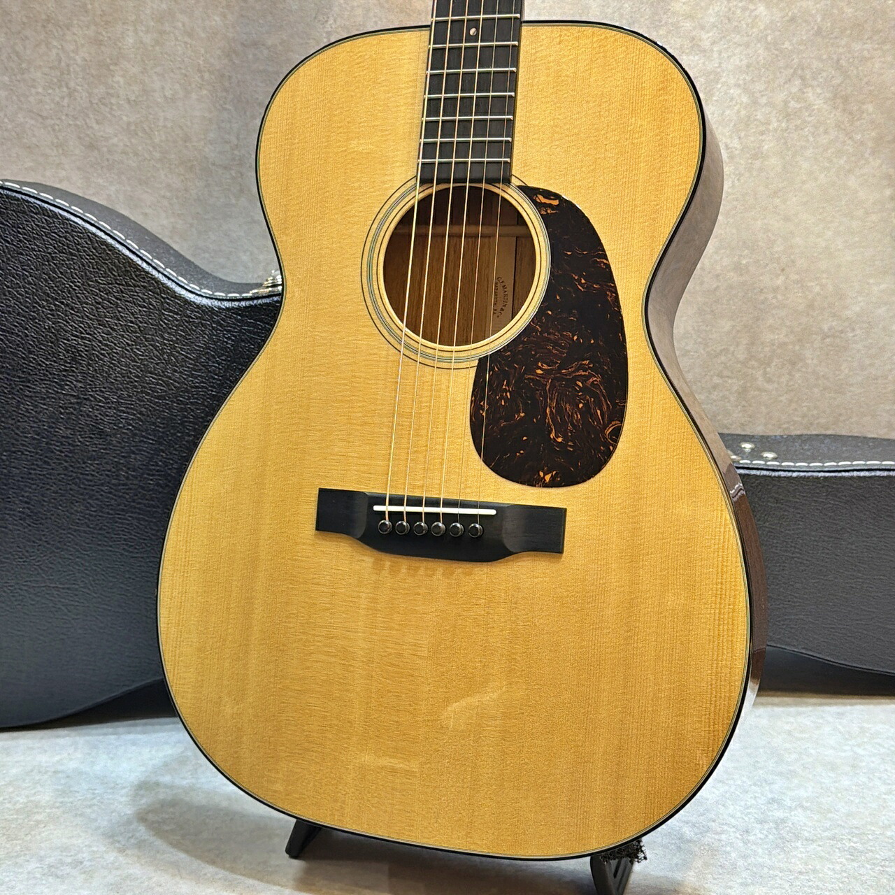 【試奏動画あり】Martin 00-18 Standard #2985114【豊かな響きとクリアな音色】【当店限定特典付き】【送料当社負担】【池袋店在庫品】