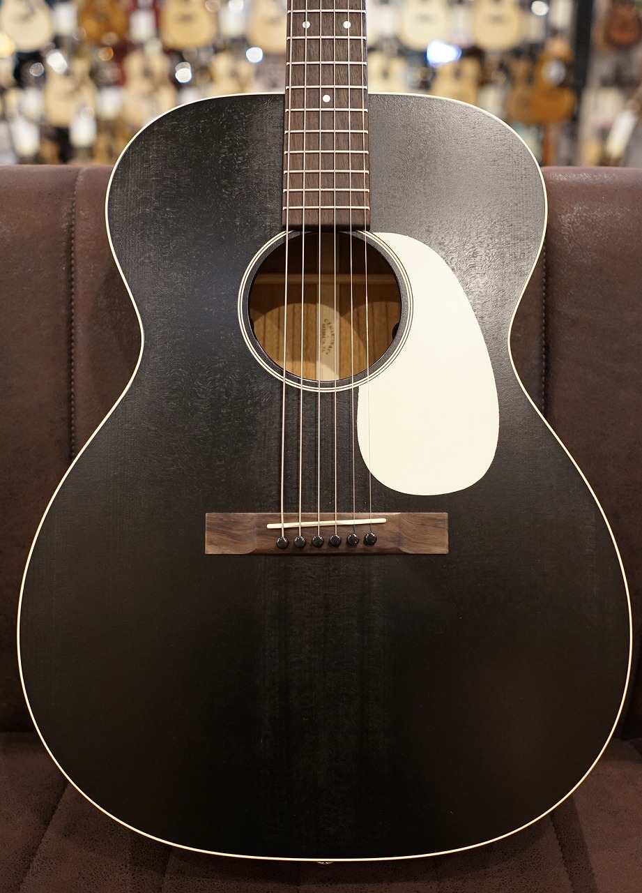 Martin 000-17E Black Smoke S/N 3051166【オールラウンダー】【高性能PU】【福岡ミーナ天神店】｜クロサワ楽器65周年記念SHOP