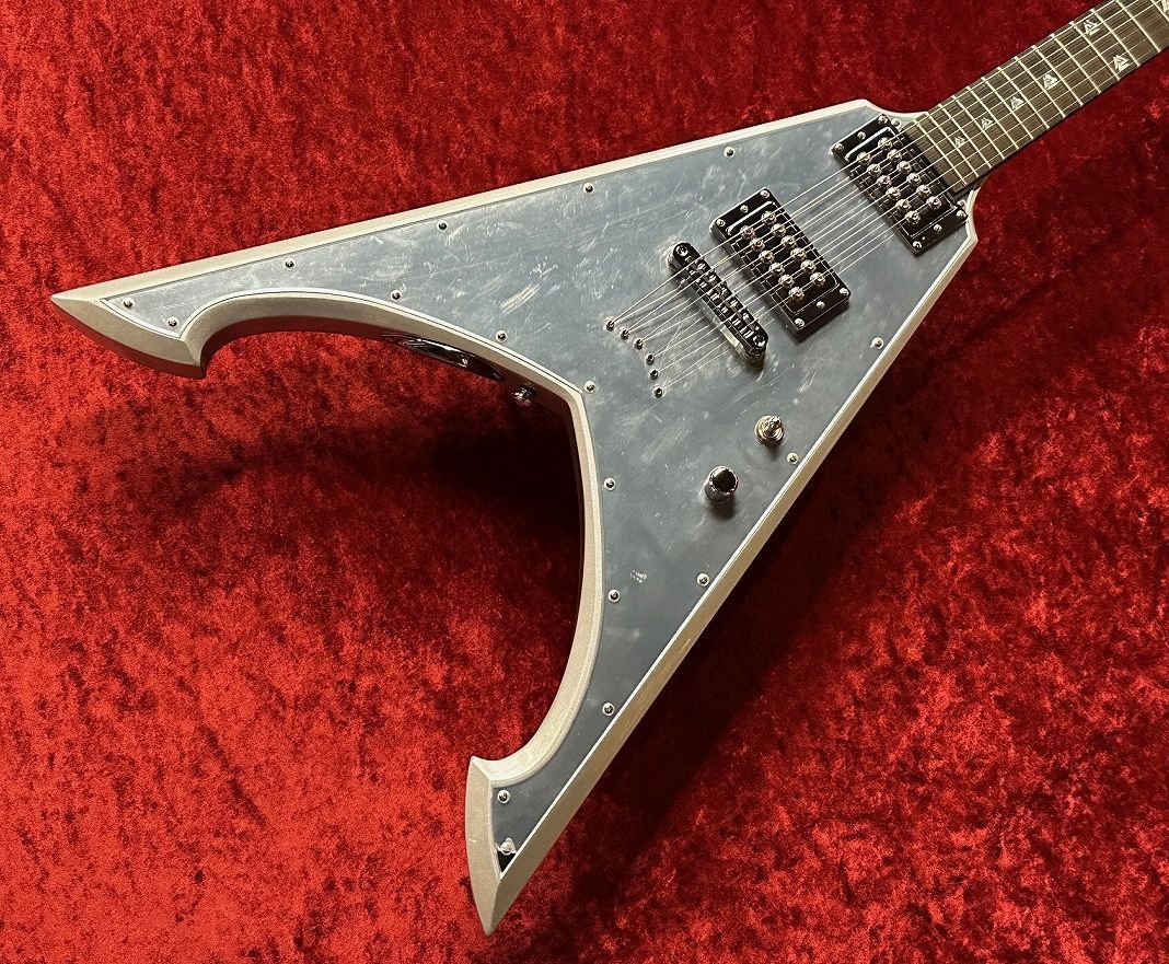 ディーンマイケルシェンカーモデル 2013/07/04 DEANのマイケル・シェンカー・モデル 美品中古が入荷