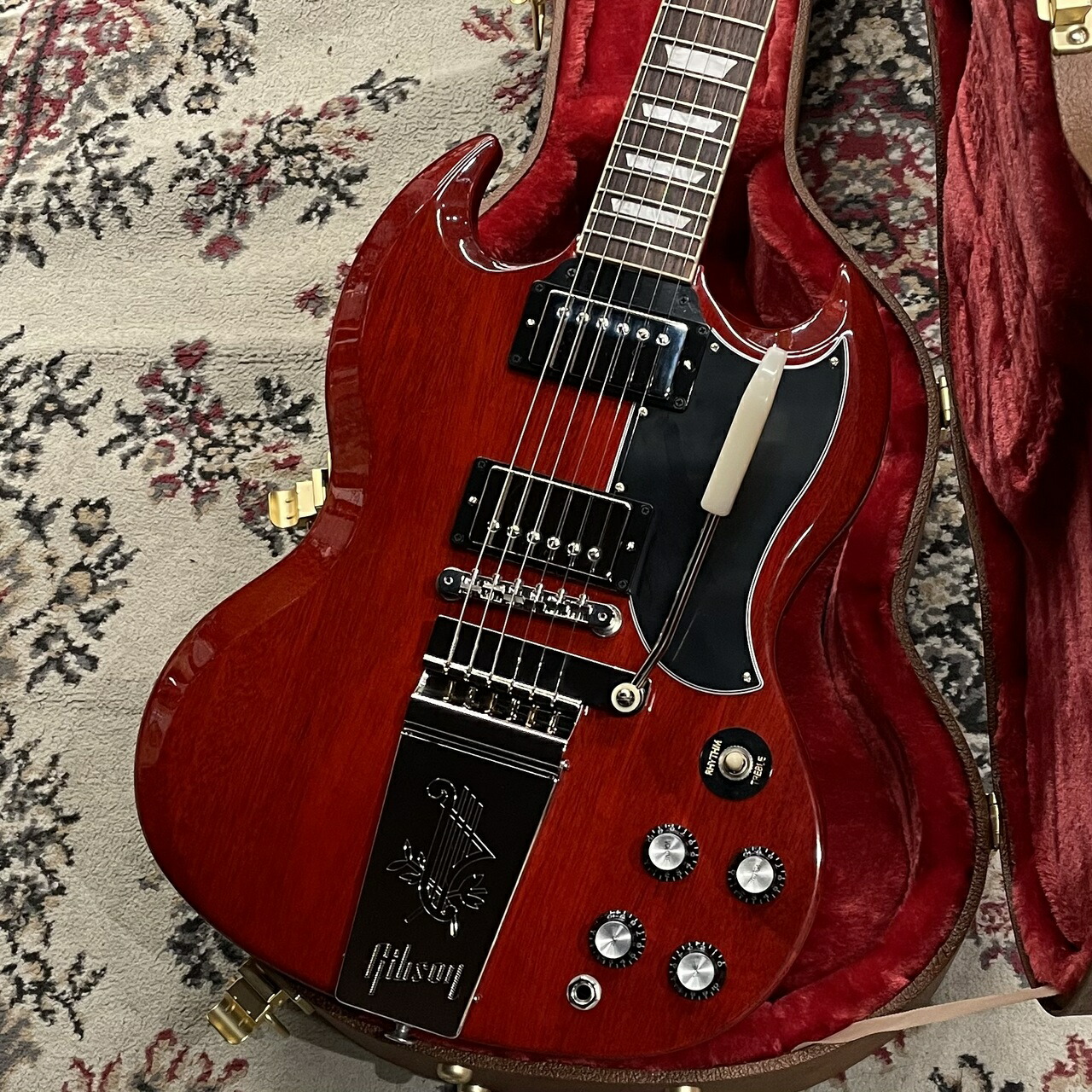 楽天市場】Gibson SG Standard 61 Maestro Vibrola Vintage Cherry