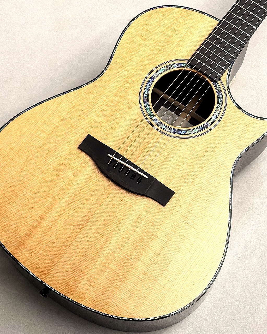 【SALE!!!】Morris TC-101K #2505036 【フローレンタイン・カッタウェイ&times;シトカ&times;ローズウッド】【Morrsiカスタムモデル！】【G-CLUB SHIBUYA 6F】｜クロサワ楽器65周年記念SHOP
