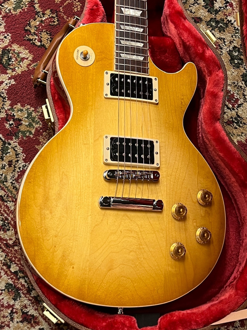 楽天市場】Gibson Slash ''Victoria'' Les Paul Standard Goldtop