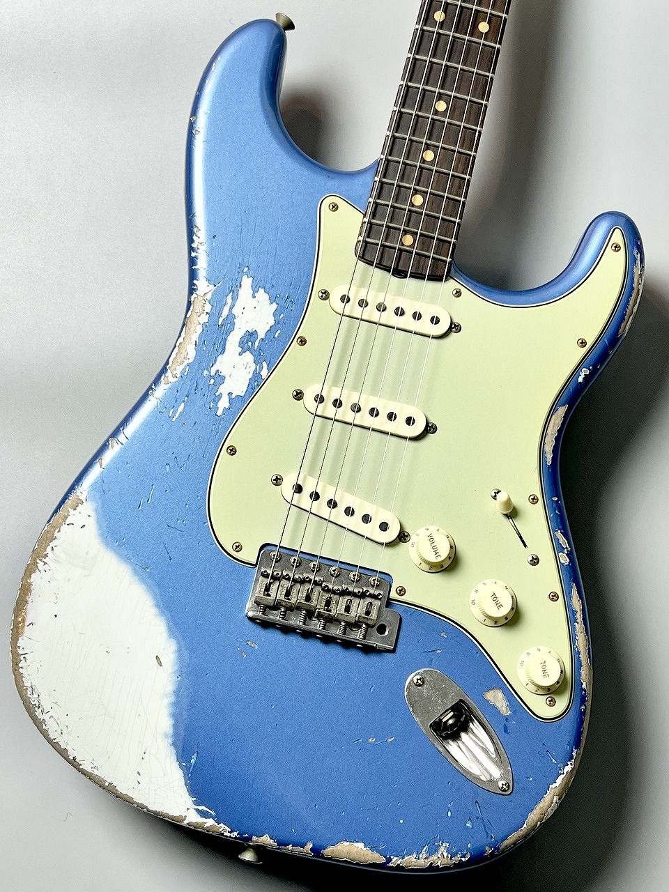 Fender Custom Shop 1960 Stratocaster Heavy Relic - Lake Placid Blue Over Olympic White [3.64kg] #CZ588181【G-CLUB UMEDA】｜クロサワ楽器65周年記念SHOP