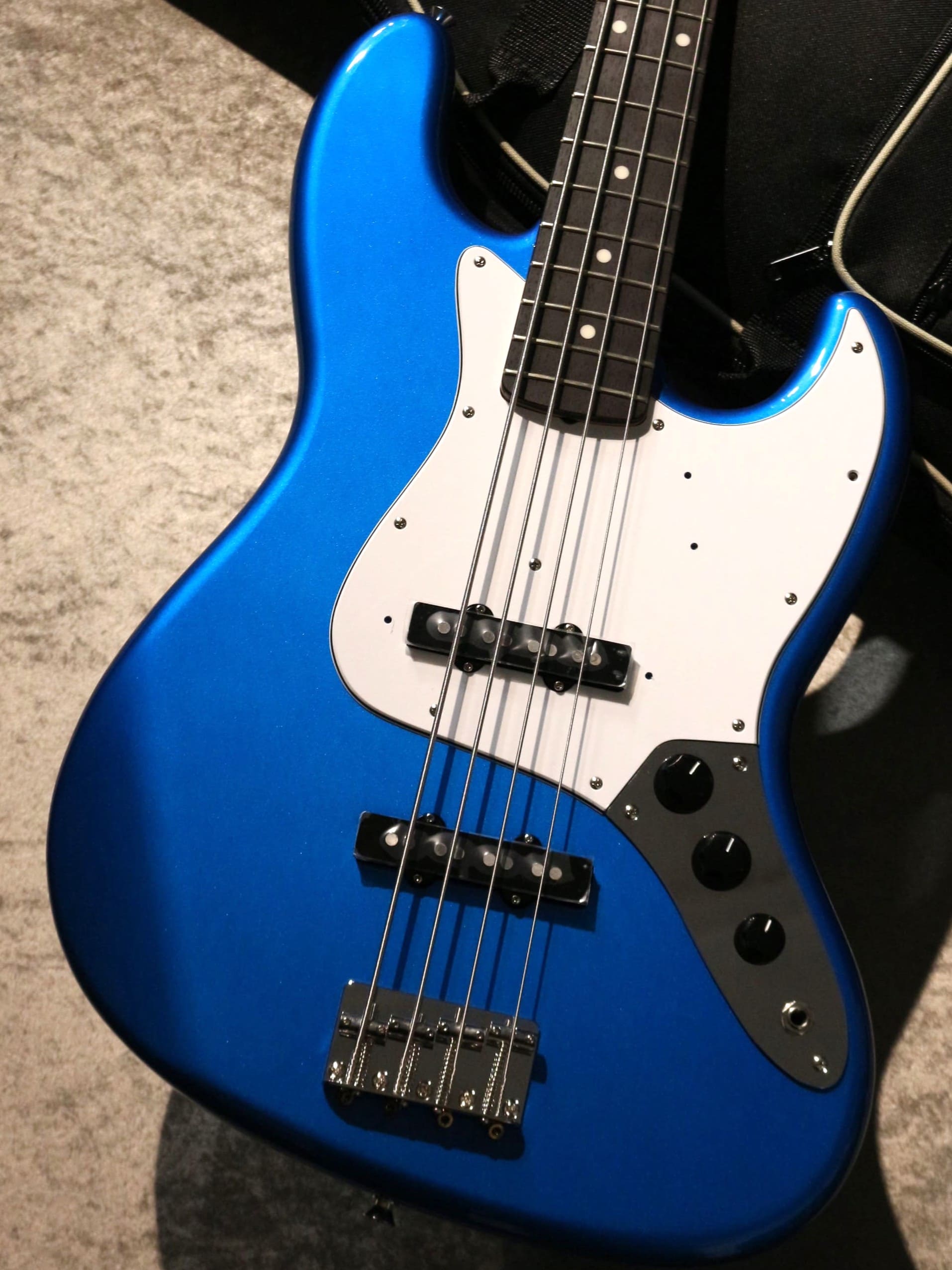 tokai バイオリンベース Violin Bass Gallery | Tokai & Japanese Guitar Forum