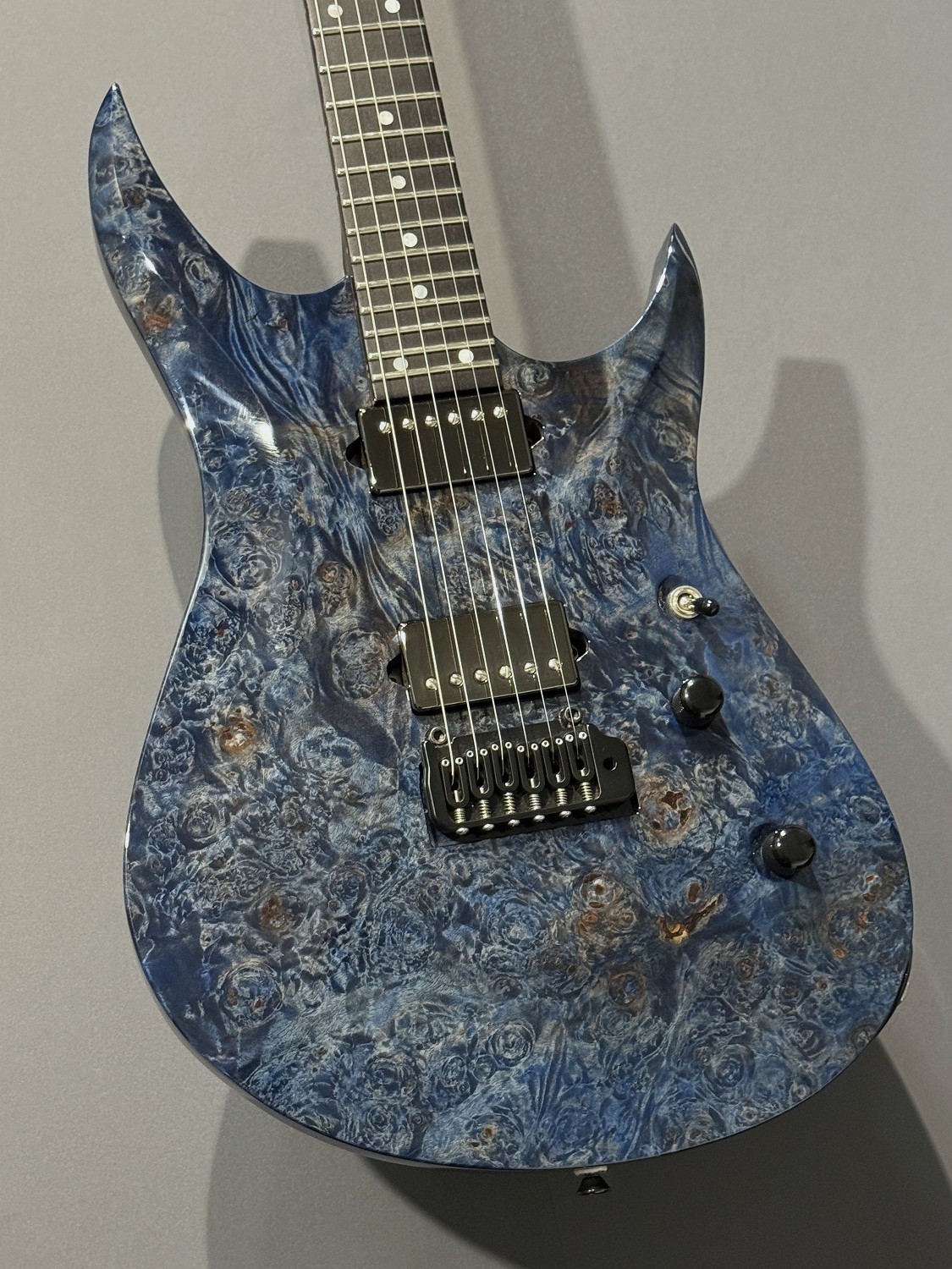 Koca Guitars Light DC 5A Burl Maple Top/Black Limba Back/Pale Moon Ebony Neck/Ebony FB【3.68kg】【池袋店】｜クロサワ楽器65周年記念SHOP