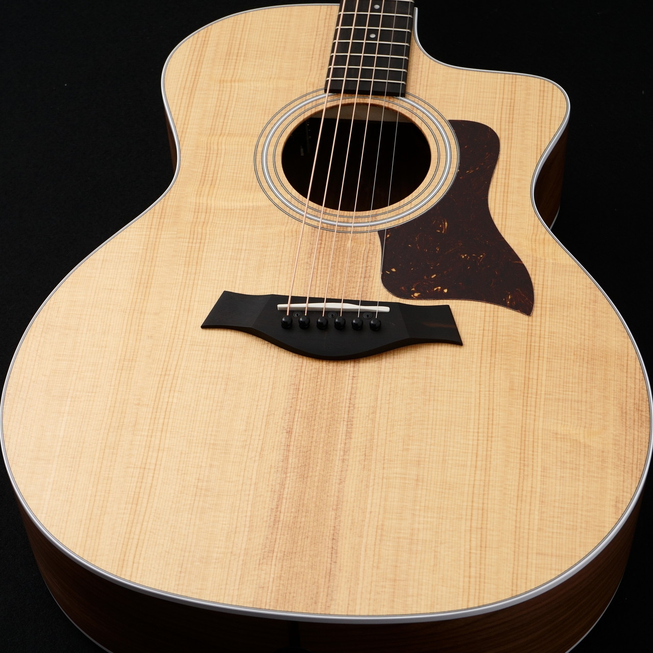 Taylor 214ce Walnut 【現物写真】【48回無金利】【エレアコ】【トリファイドスプルース】【細目ネック】【買取・下取強化中!】【クロサワ町田店】