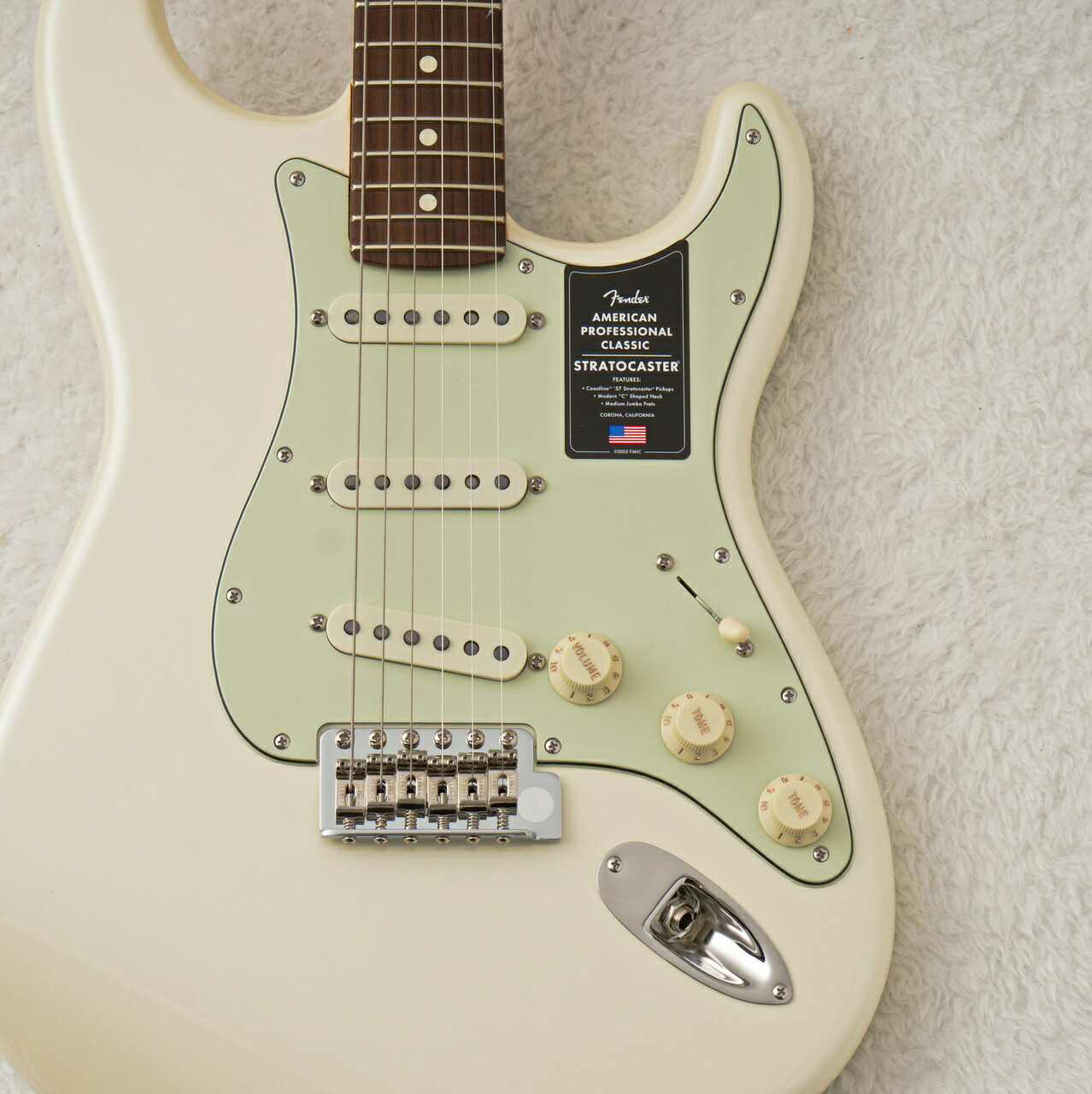 Fender LTD AMERICAN PROFESSIONAL CLASSIC STRATOCASTER Olympic Pearl 【ギグバッグプレゼント】【3.39kg】【町田店】｜クロサワ楽器65周年記念SHOP 121,000円