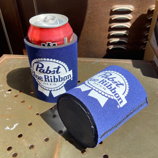 【楽天市場】PABST BEER CAN COOLER フォーム製：KUSTOMSTYLE SOCAL