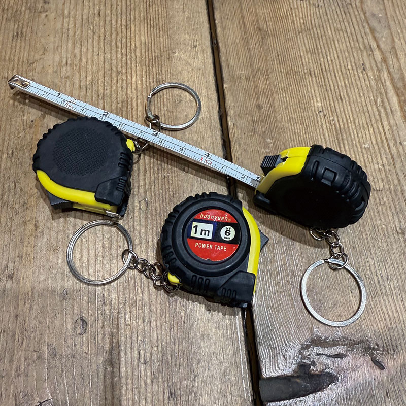 Mini Scale Key Chain 【楽天市場】MINI SCALE KEY CHAIN スケール メジャー 巻尺 キーチェーン 1m:KUSTOMSTYLE SO-CAL