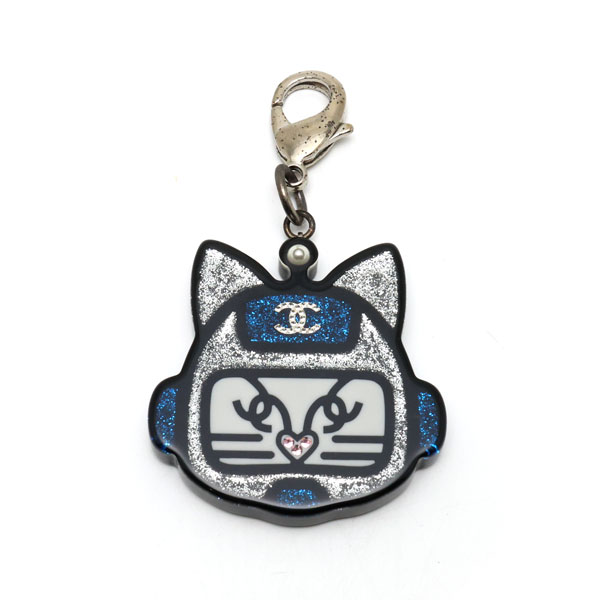 新品未使用　CHANEL シャネル　カナデ　キー　チャーム CHANEL シャネル ココマーク カデナ型 キーホルダー キー