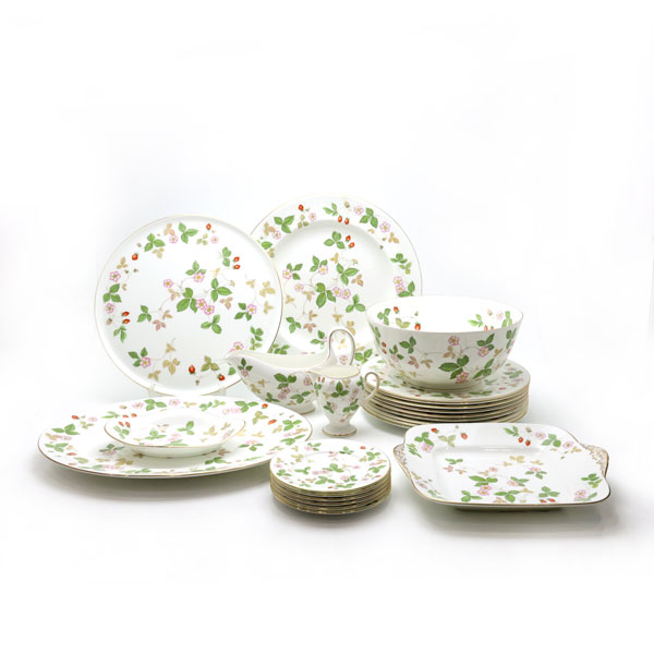 【楠本質店/元住吉】Wedgwood/ウェッジウッド 食器書き割り 一皿書き割り ワイルドストロベリー 速見表御召しもの【中古】