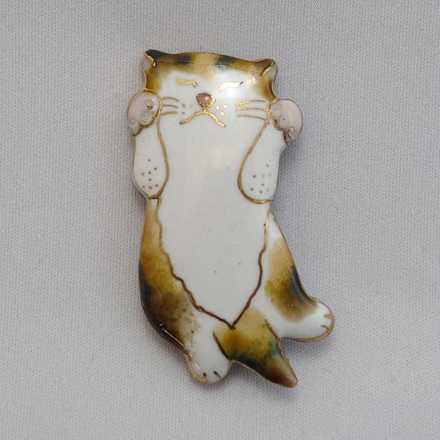 【UncleZ】　七宝焼き　ブローチ すやすや三毛猫