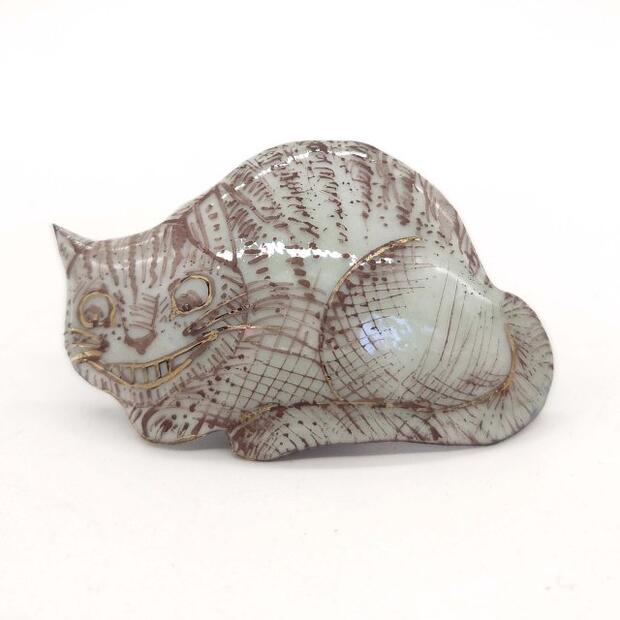 七宝焼き帯留　不思議の国のアリス(銅版画風)　チェシャ猫
