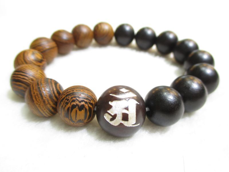 楽天市場】【大漆螺鈿(らでん)ブレスレット】約20mm×12珠