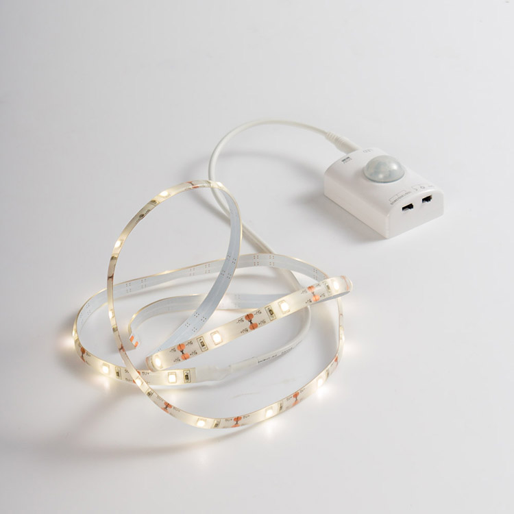 あす楽 LEDセンサーライト テープライト 1m PIRセンサー付き 人感 リチウム電池搭載 USB充電 自由切断可 電球色 3000k 180lm IP65 キッチン 台所 ガラージ 寝室 ベッドサイド Ip65 防水 防滴 あす楽 LEDセンサーライト テープライト 1m PIRセンサー付き 人感 リチウム電池搭載 USB充電 自由切断可 電球色 3000k 180lm IP65 キッチン 台所 ガラージ 寝室 ベッドサイド Ip65 防水 防滴
