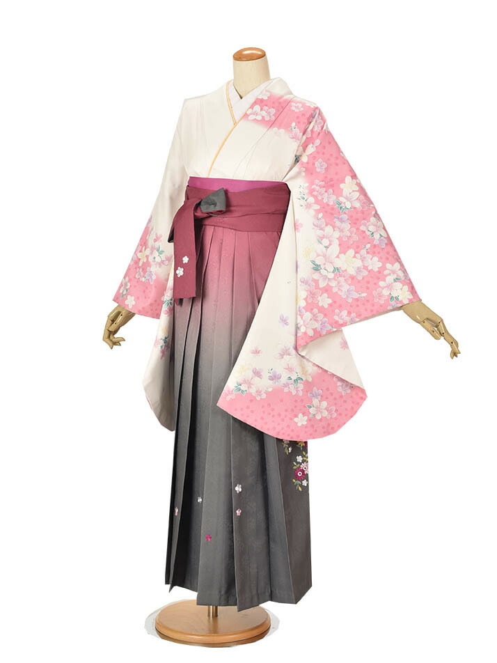 袴7点セット　小学生　大学生　前撮り　卒業式 まだ小学生といえども、あと少しで中学生✨ 大人っぽいスタイル