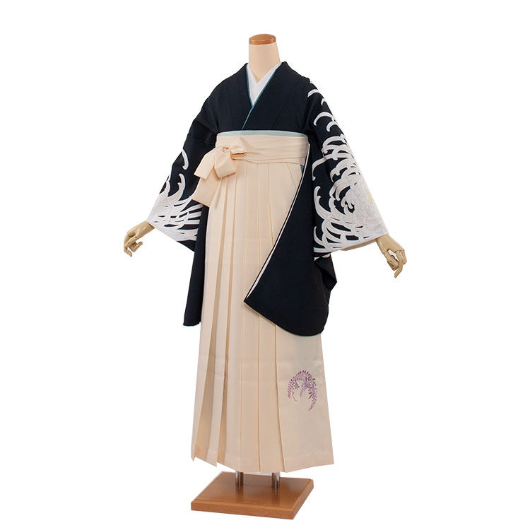 【レンタル】 卒業式 袴 フルセットレンタル 1459 黒 菊×ベージュ袴 くすみカラー 女性 先生 おしゃれ 人気 おすすめ 卒業袴レンタル 卒業式袴セット 着物 着付けセット 女子 大人 小学校 大学生 専門学生 上品 古典 レトロ モダン 京都 足袋プレゼント 往復送料無料