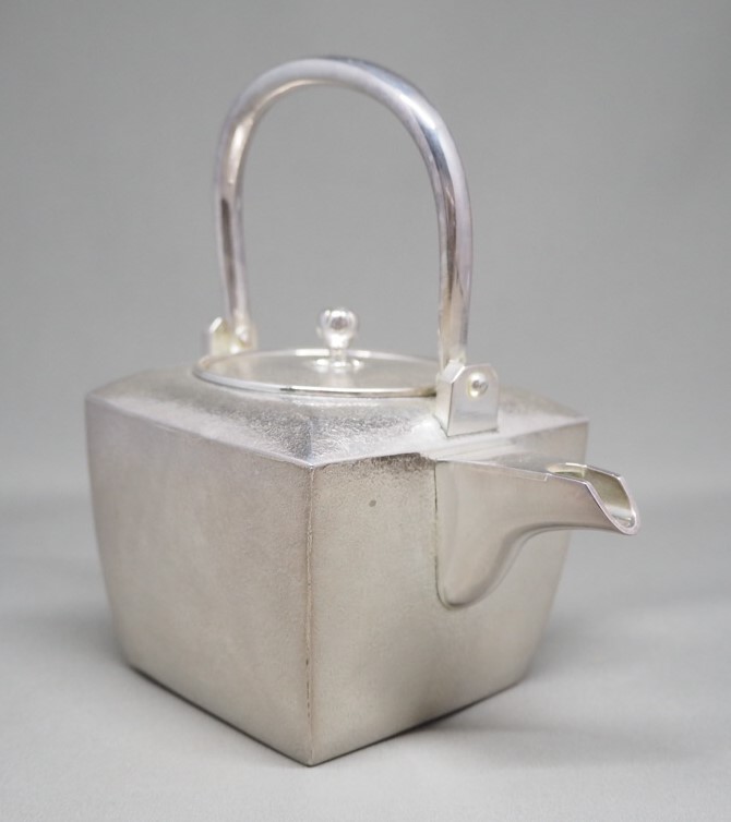 楽天市場】（六月 特売品）山形県 佐藤浄清作 俵形銚子 染付替蓋付USED