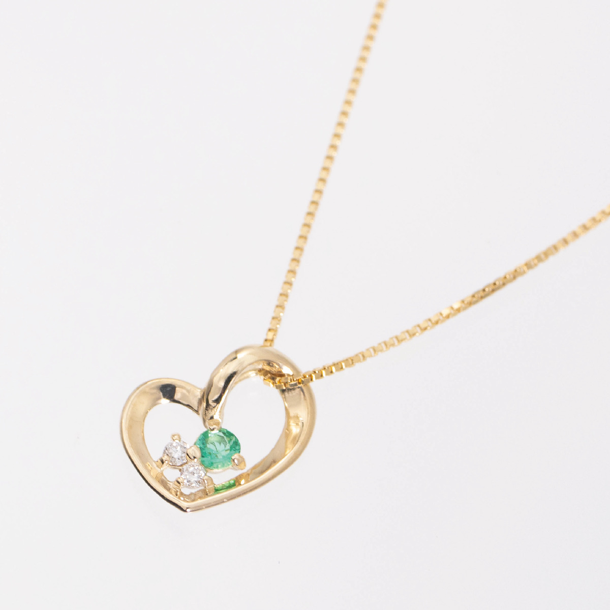 K10 エメラルド ハート ネックレス ペンダント エメ かわいい 透かし 女性 アクセサリー 5月 誕生石 10k 10金 ゴールド イエローゴールド ベネチアンチェーン ベネチアン