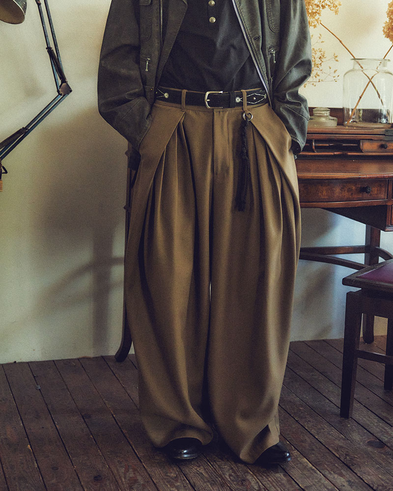 KOOI コーイ 広々としたズボン下 メンズ ボトムス ジーンズ タックズボン下 スラックス 26春夏 5 TUCK PANTS -KHAKI-