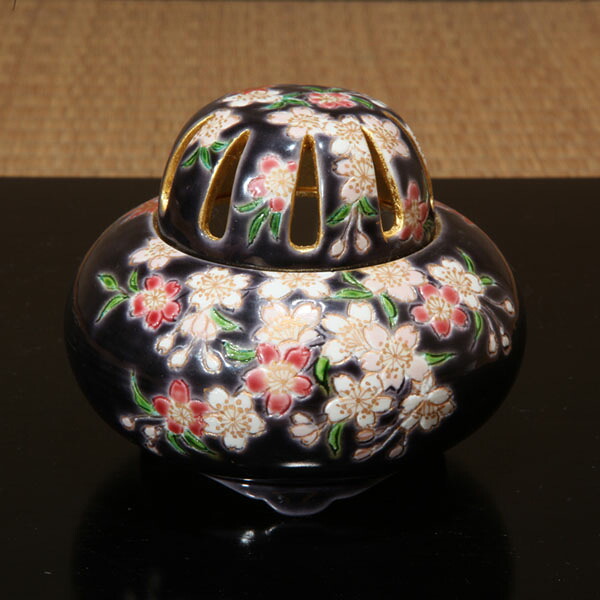 燦作紫交趾顕花植物平大香炉    【貨物輸送無料】【smtb-k】【ky】【香炉】【京焼】【清水焼】【瀬戸もの】