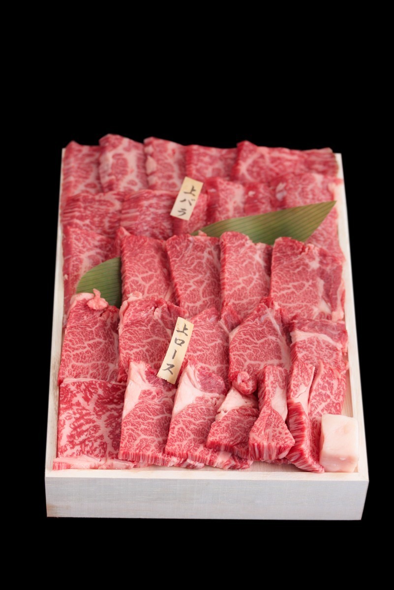 オンラインショップ 松阪牛 焼肉用 上バラ 上ロース食べ比べ 500g 各250g 肉 お肉 牛 牛肉 お取り寄せグルメ 国産牛 国産牛肉 取り寄せ  内祝 結婚祝い 内祝い 贈答用 牛ロース 和牛 ギフト プレゼント 松坂牛 黒毛和牛 お祝い 焼き肉 焼肉 国産和牛 高級肉 肉ギフト お中元