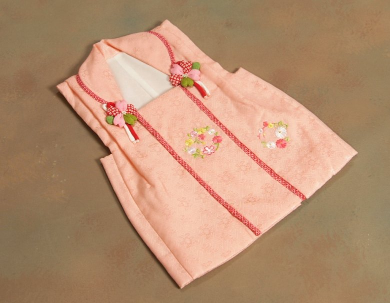 未使用 七五三 正絹 被布 女の子 着物 3歳 花ひめブランド ピンク地 華輪刺繍 ひな祭り お正月 サヤ地紋生地 日本製 Fucoa Cl 未使用 七五三 正絹 被布 女の子 着物 3歳 花ひめブランド ピンク地 華輪刺繍 ひな祭り お正月 サヤ地紋生地 日本製 Fucoa Cl