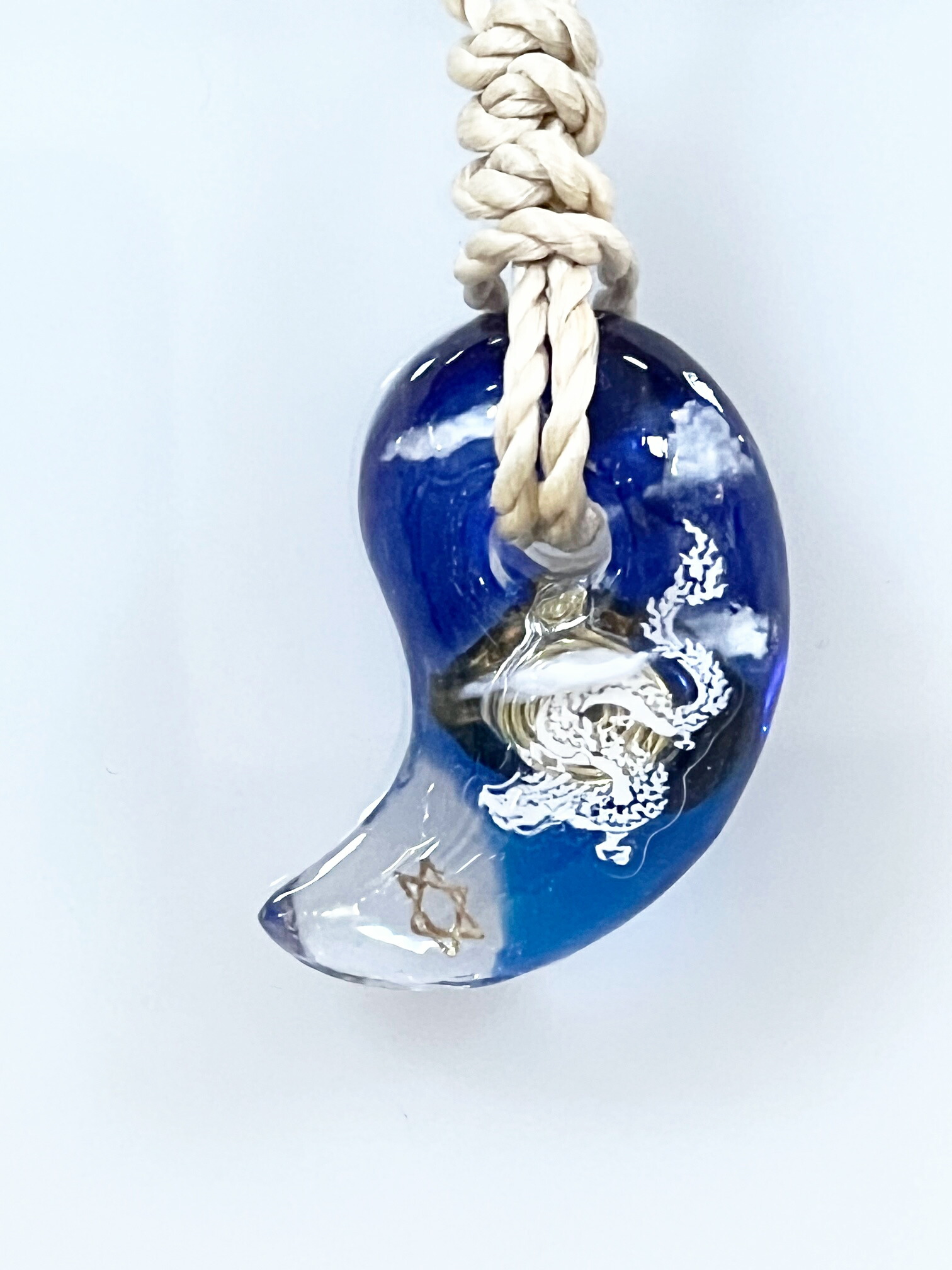 楽天市場】和雑貨 陰陽統合オルゴナイト勾玉ネックレス 『 宇宙に輝く