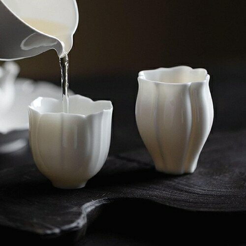 中国茶器 品茗杯 2個仕かける 60ml チューリップの形 茶碗 ミニ 小型 紅茶優勝杯 茶道具 白磁 手作り 茶器 茶杯 セラミックス 瀬戸もの コーヒー・お茶用品-キッチン用品・食器・調理器具