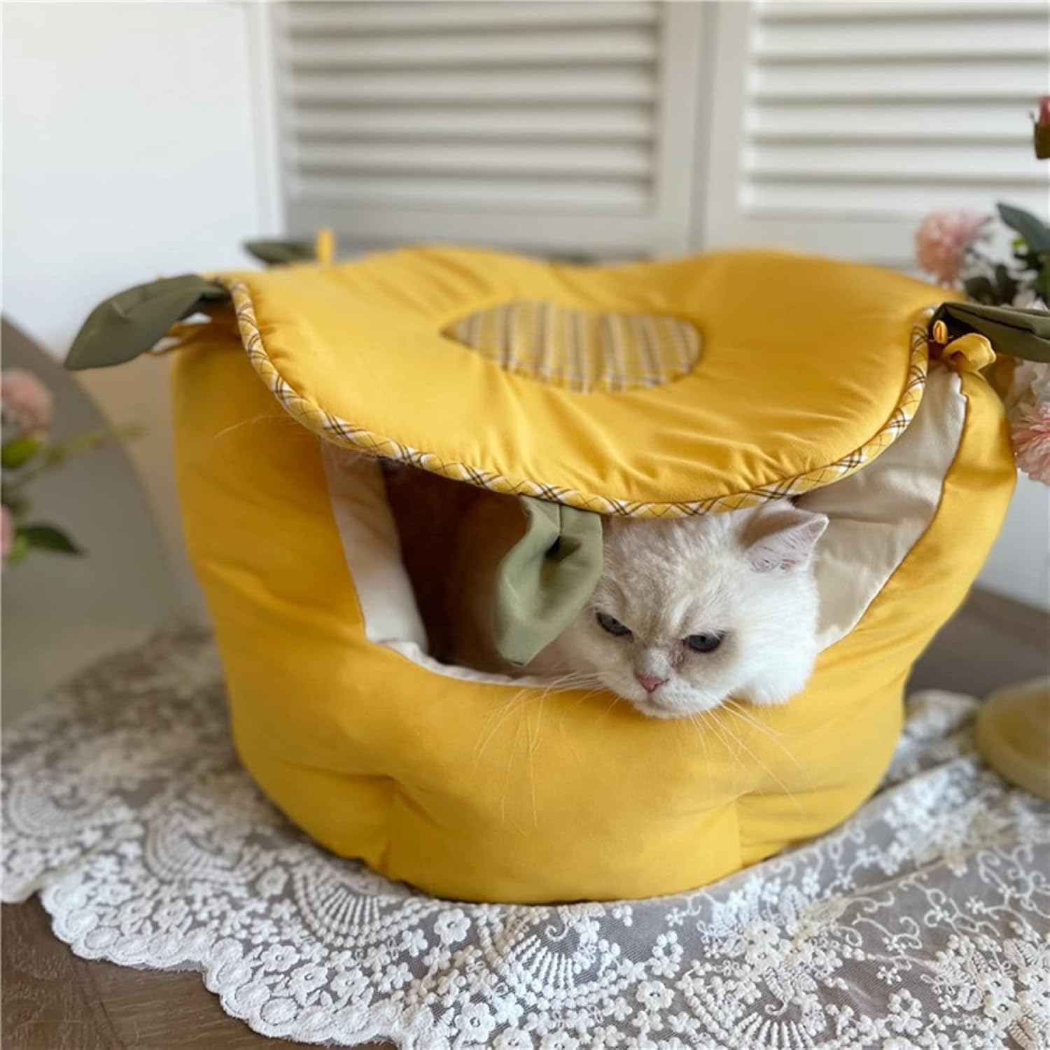 ペットベッド 猫ベッド 寝袋 秋風 犬ベッド 可愛い 猫布団 猫ハウス 暖かい 柔らかい ふわふわ 寒さ対策 保温防寒 キャットハウス 半密閉式 猫布団 ふとん 洗える 暖かい マット付き 小動物用