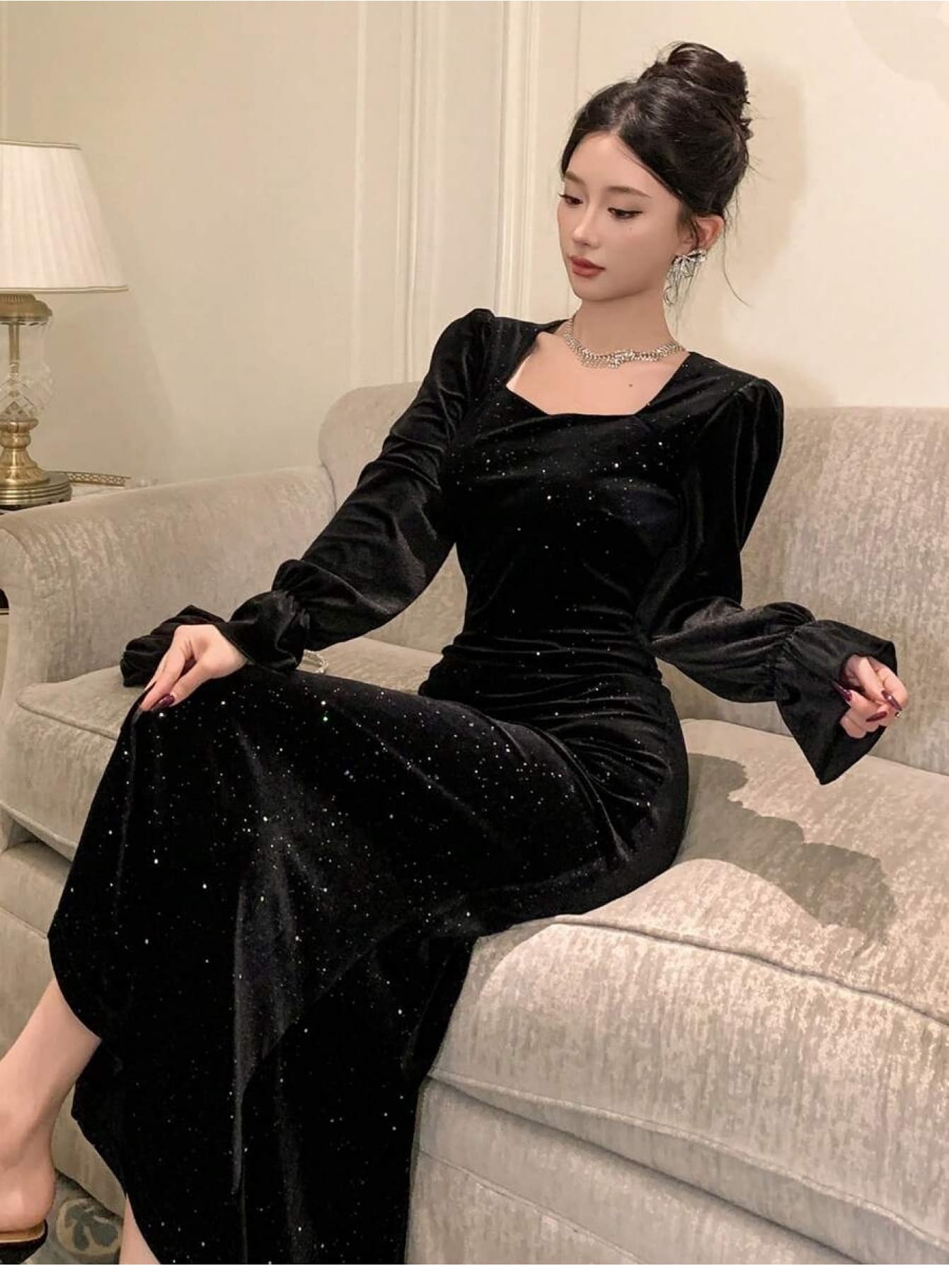 衣装 ロング 人魚 御召しもの 天鵞絨風 天鵞絨調 キラキラ 長袖 真四角素っ首 きつい か細い 着痩せ 細押し出し 体型覆いかぶせる 脚長成り行き ロングワンピ マキシ丈 二次会 寄りあい 華燭の典 お呼ばれ 有りがたさ会 同窓会 会う約束 韓国 流行り物