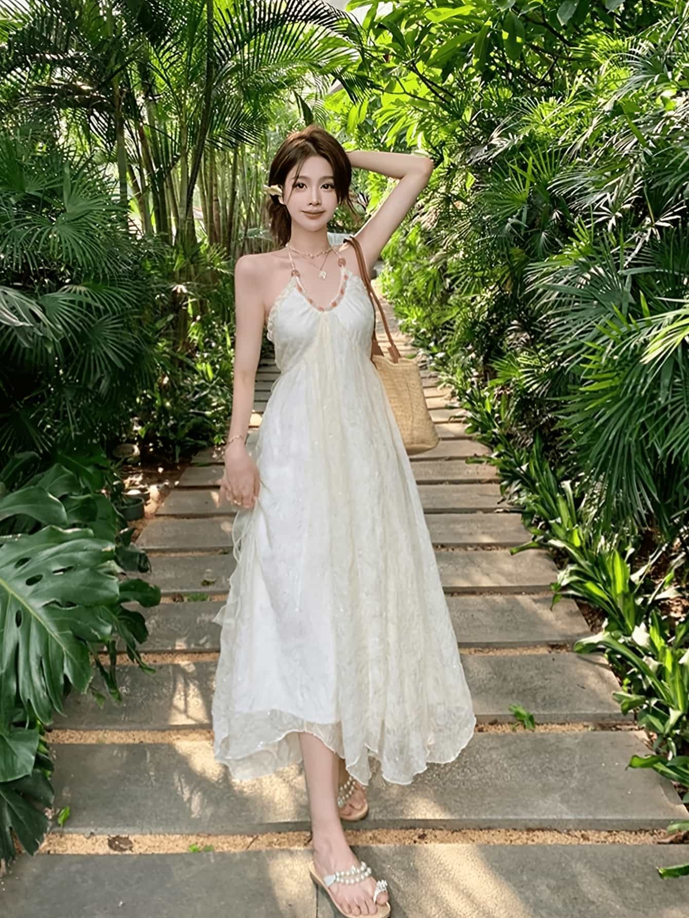 ワンピース ロング 夏 レディース マキシワンピース ホルターネック バックシャン ノースリーブ 背中あき リゾート ビーチ 海 旅行 サマードレス Aライン 体型カバー 着痩せ おしゃれ きれいめ 大人可愛い 20代 30代 40代 ホワイト 白 無地 シフォン風 ゆったり 清楚｜IKYUWA店