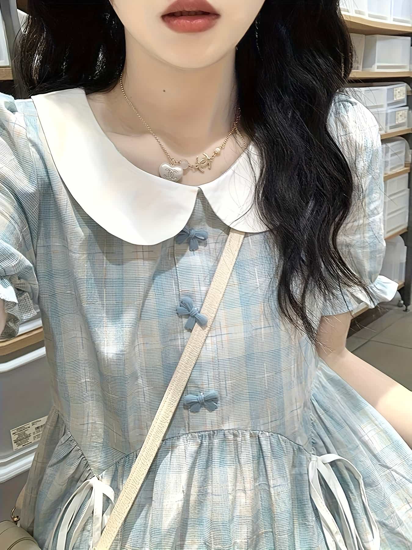 衣装 レディース 夏 半袖 読み合わせる柄 丸襟 膝丈 ミモレ丈 ロング シュロの葉 ガーリー 女子らしい レトロ 韓国流行り物 成年者好いたらしい 体型押しかぶせる 着痩せ 二の腕押しかぶせる 心地よい 会う約束 通学 お出かけ 旅する 冷やりとした 炎節衣装 Ａ生産ライン 20代 30代 青 青色