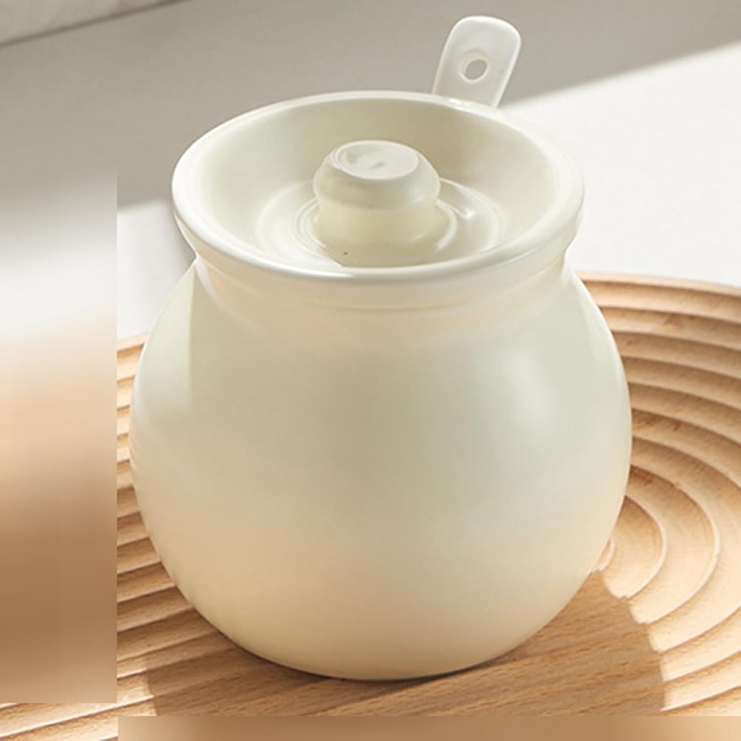 保護すること瓶陶器調味料ポット 400ml 密閉容れもの 三盆白ポット 大電気容量 瀬戸もの 三盆白入れ 陶器油の塩缶 調味料箱 調味料瓶 塩 黒コショウ 調味料容れもの スパイス瓶 香辛料入れ 塩黒コショウ入れ お