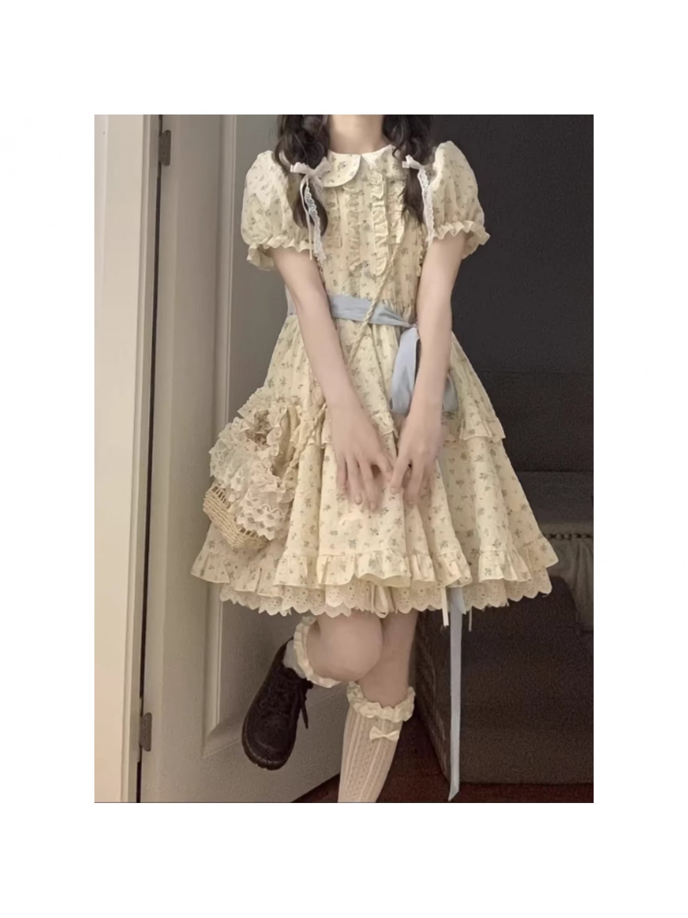 衣裳 レディース 花柄 小花柄 丸襟 襟付き添い人 フラウンス ティアード 膝丈 半袖 音の大きさ袖 ぽわん袖 酉の方角シュロの葉 Ａ伝達ルート ワンピ シュロの葉 ガーリー 女子らしい ロリータ風 森御嬢さん 体型取りまかなう 着痩せ 細押し出し 脚長成り行き 会う約束