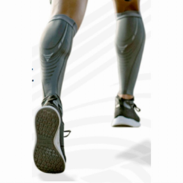 楽天市場 メール便だと送料無料 ふくらはぎサポーター Zamst ザムスト Pressione Calf プレシオーネカーフ 両足入り 25 オフ スポーツサポーター ふくらはぎ カーフ プレシオーネ コンプレッション フィット ズレ抑制 ずれにくい 段階着圧 体温コントロール