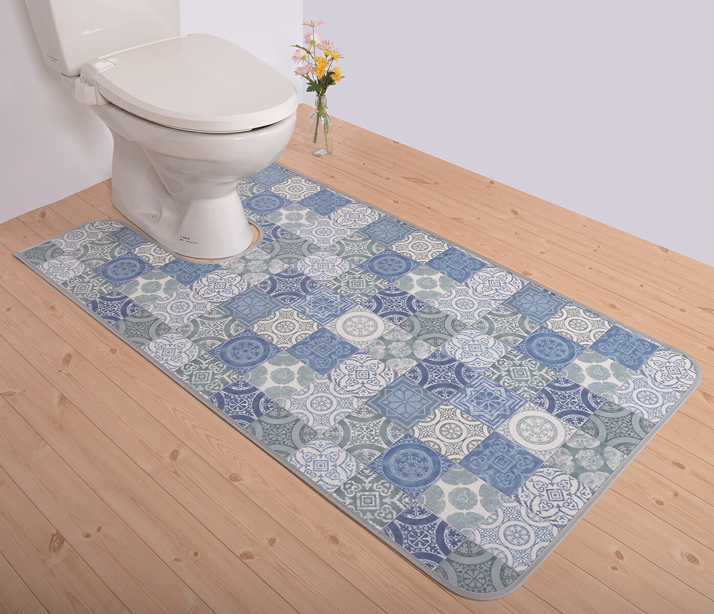 三愛繊維 80×145(耳長) トイレマット 拭けるマットシリーズ アンティグロ ブルー|ライフ&ビューティ