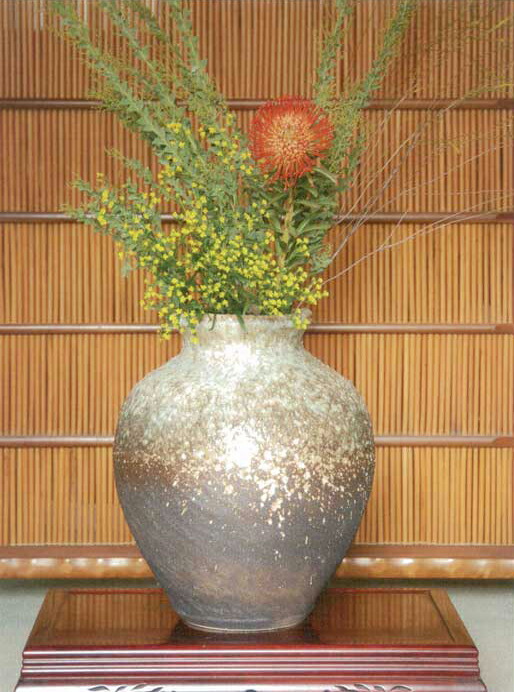 楽天市場】信楽焼き花入れ大型 花瓶 花瓶古信楽窯変 ひねり壺型陶器の