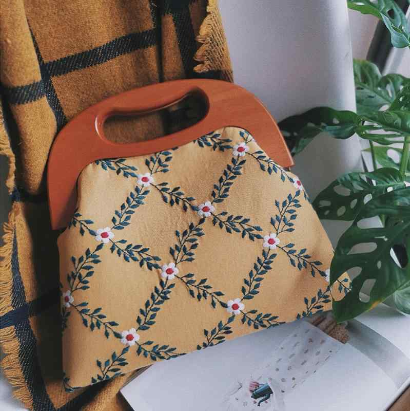 ポーチ 木製 ウッド 財布 DIY 素材 手芸キット フォレスト 植物 癒し レトロ バッグ 刺繍 生地 ミニ かばん|ラ・グラーヌ